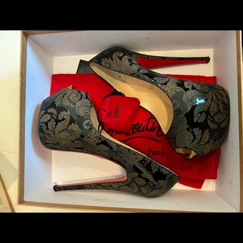 Christian Louboutin ‘Highness 160 Arabesque’ in black/gold size 37